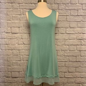 ❗️3/$20❗️🎉HP🎉 Logo by Lori Goldstein Tank with Chiffon Trim